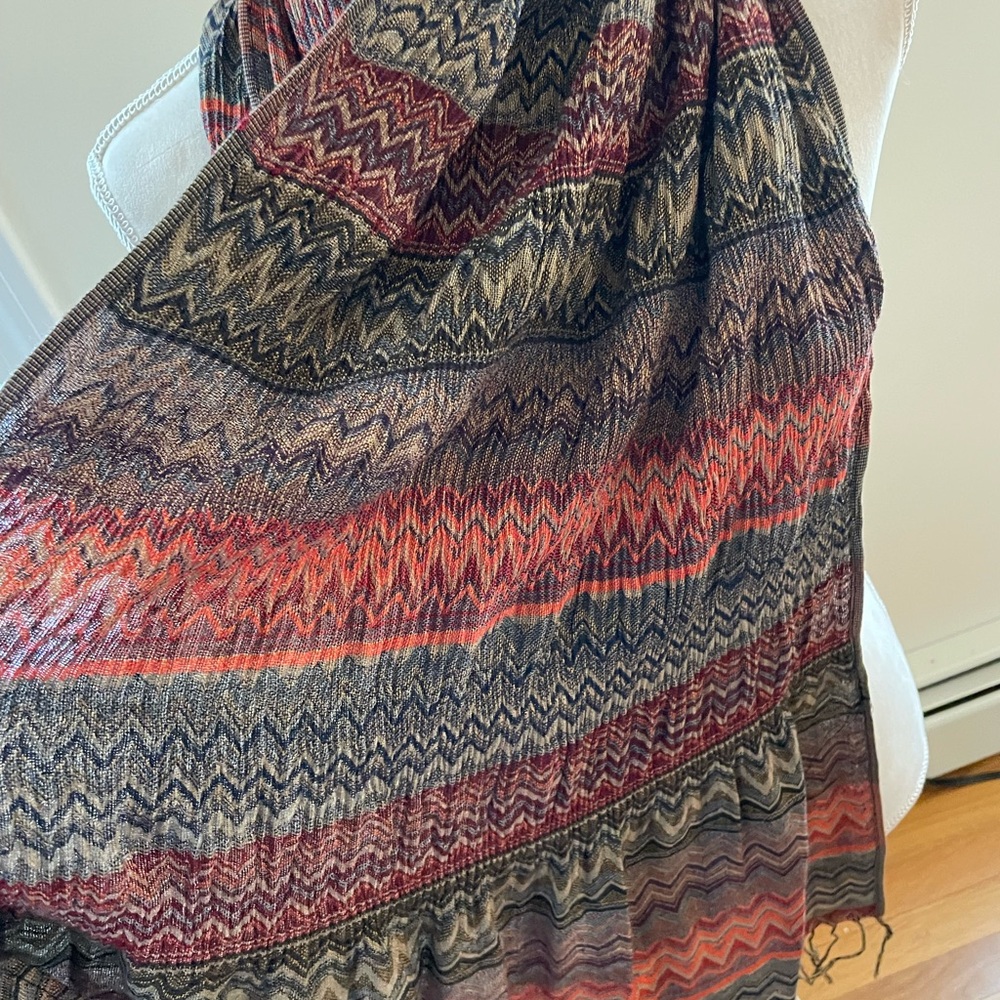 Multicolor Chevron Pattern Scarf - Picture 4 of 8
